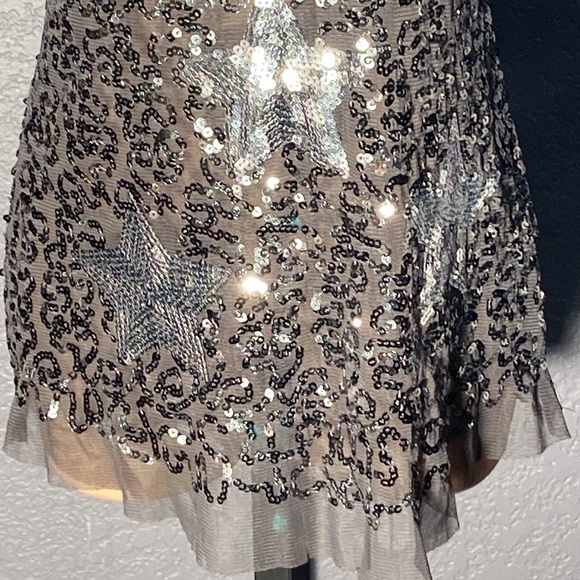 LIPSTICK - tank: black mesh semi-sheer racerback w silver sequins & stars - L - Picture 4 of 16
